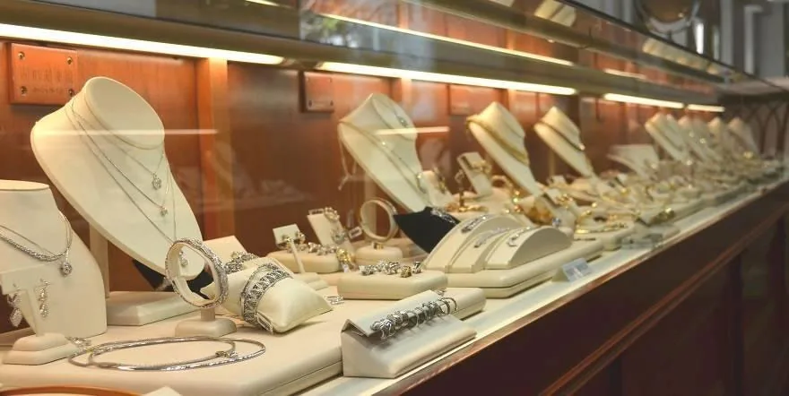 Jewelry track lighting